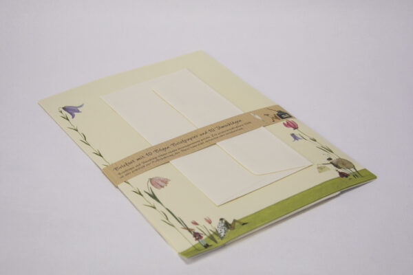 Papel de cartas con dibujo de caracol